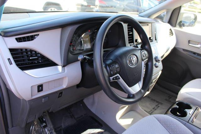 2017 Toyota Sienna LE 8 Passenger