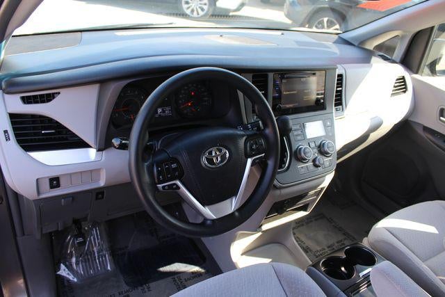2017 Toyota Sienna LE 8 Passenger