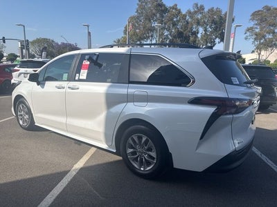 2026 Toyota SIENNA XLE XLE 8 Passenger