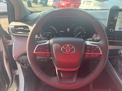 2026 Toyota SIENNA XLE XLE 8 Passenger