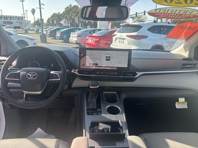 2026 Toyota SIENNA XLE XLE 8 Passenger