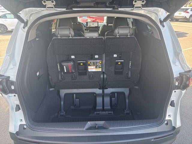 2026 Toyota SIENNA XLE XLE 8 Passenger