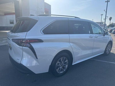 2026 Toyota SIENNA XLE XLE 8 Passenger