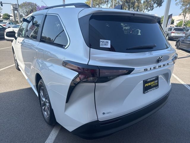 2026 Toyota SIENNA XLE XLE 8 Passenger