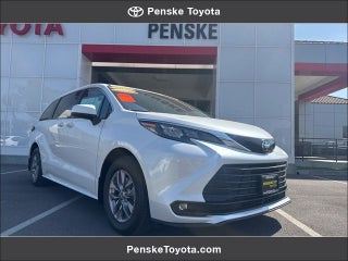 2026 Toyota SIENNA XLE XLE 8 Passenger