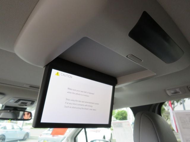 2026 Toyota SIENNA XLE XLE 8 Passenger