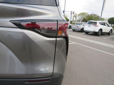 2026 Toyota SIENNA XLE XLE 8 Passenger