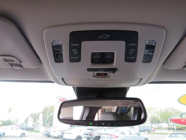 2026 Toyota SIENNA XLE XLE 8 Passenger