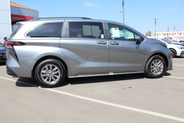 2026 Toyota Sienna XLE 8 Passenger
