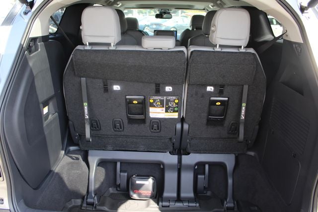 2026 Toyota Sienna XLE 8 Passenger