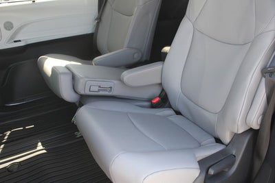 2026 Toyota Sienna XLE 8 Passenger