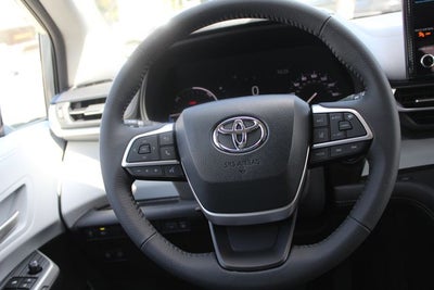 2026 Toyota Sienna XLE 8 Passenger