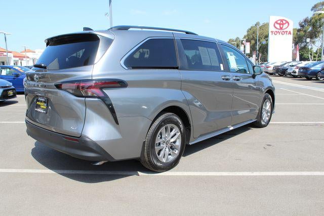 2026 Toyota Sienna XLE 8 Passenger