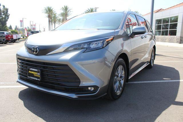 2026 Toyota Sienna XLE 8 Passenger