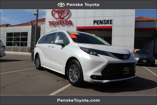 2026 Toyota Sienna XLE 8 Passenger