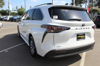 2026 Toyota Sienna XLE 8 Passenger