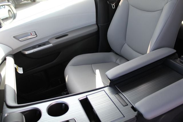 2026 Toyota Sienna XLE 8 Passenger