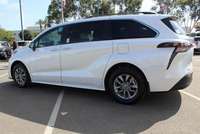 2026 Toyota Sienna XLE 8 Passenger