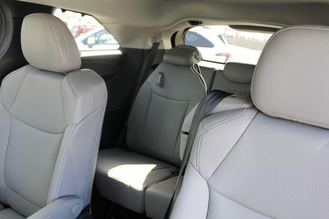2026 Toyota Sienna XLE 8 Passenger
