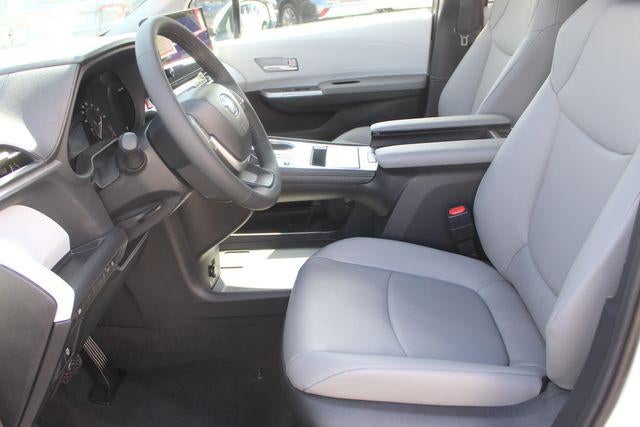 2026 Toyota Sienna XLE 8 Passenger