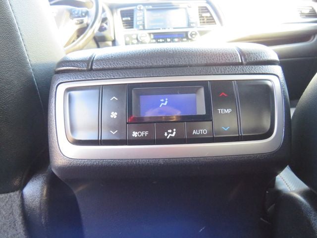 2018 Toyota Highlander Base