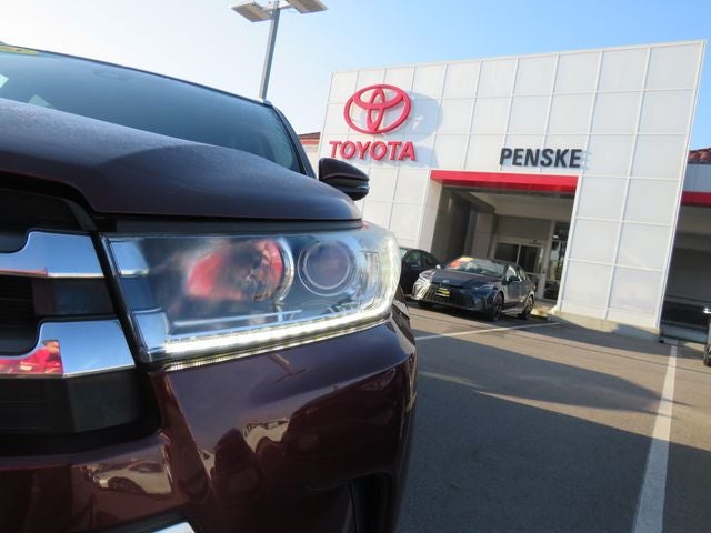 2018 Toyota Highlander Base