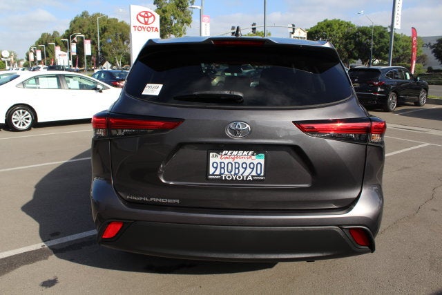 2022 Toyota Highlander LE