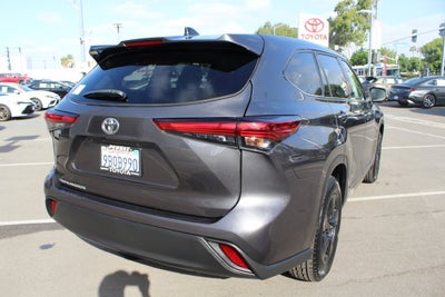 2022 Toyota Highlander LE