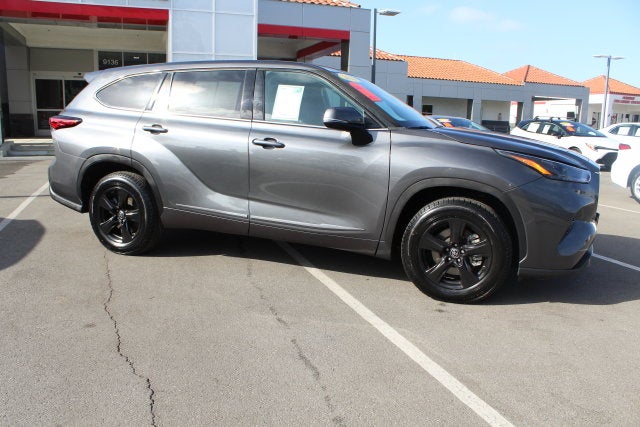 2022 Toyota Highlander LE