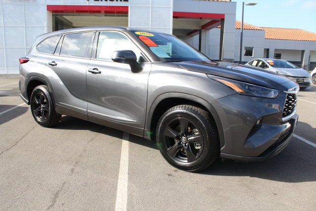 2022 Toyota Highlander LE