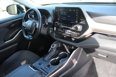 2022 Toyota Highlander LE