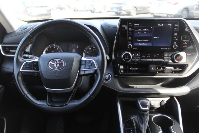 2022 Toyota Highlander LE