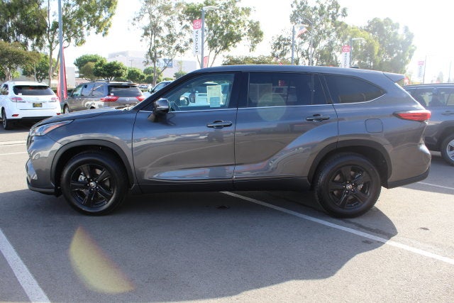2022 Toyota Highlander LE