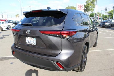 2022 Toyota Highlander LE