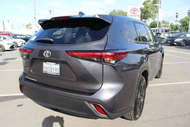 2022 Toyota Highlander LE