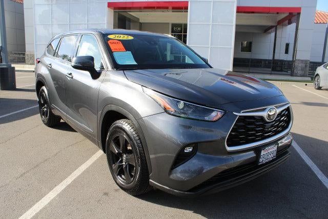 2022 Toyota Highlander LE
