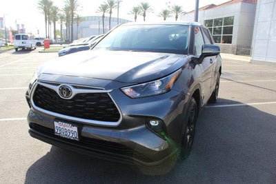 2022 Toyota Highlander LE