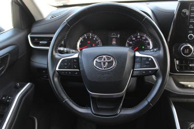 2022 Toyota Highlander LE