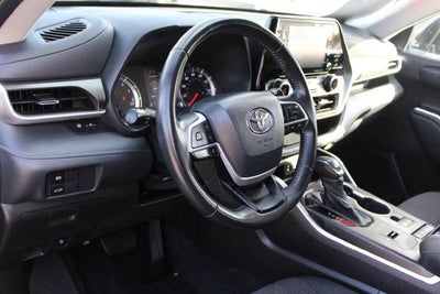 2022 Toyota Highlander LE