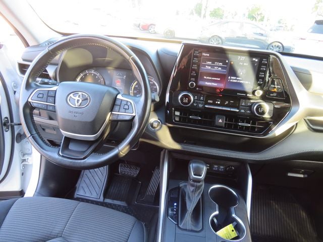 2022 Toyota HIGHLANDER LE