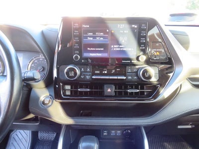 2022 Toyota HIGHLANDER LE