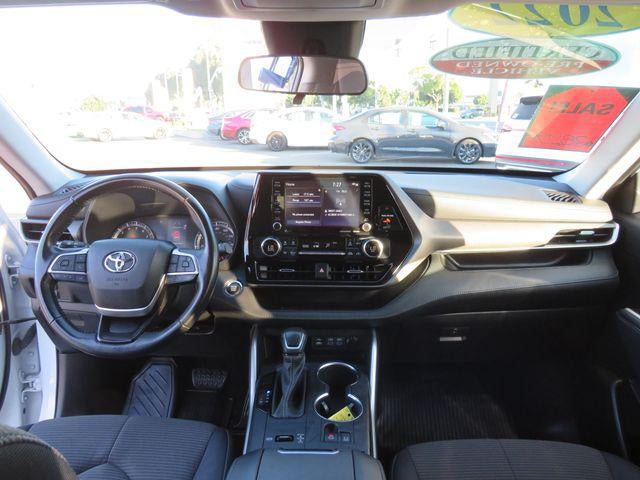 2022 Toyota HIGHLANDER LE