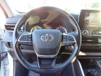 2022 Toyota HIGHLANDER LE
