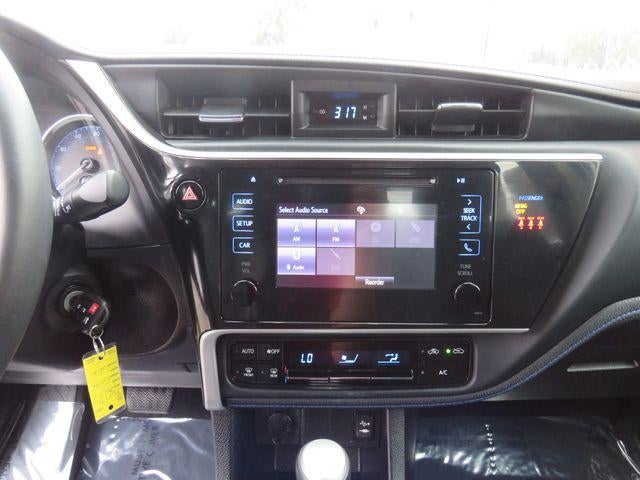 2018 Toyota COROLLA SE