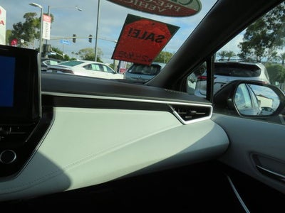 2024 Toyota COROLLA SE