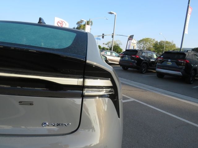 2026 Toyota Prius Plug-in Hybrid SE