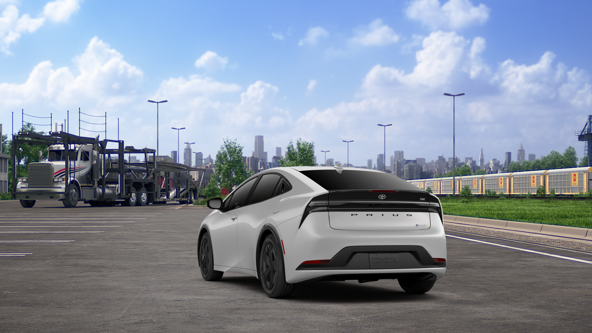 2027 Toyota Prius Plug-in Hybrid SE