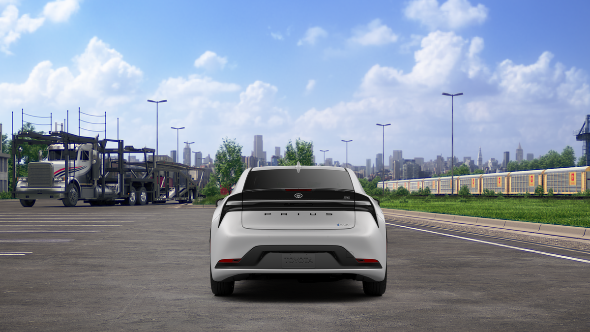 2027 Toyota Prius Plug-in Hybrid SE