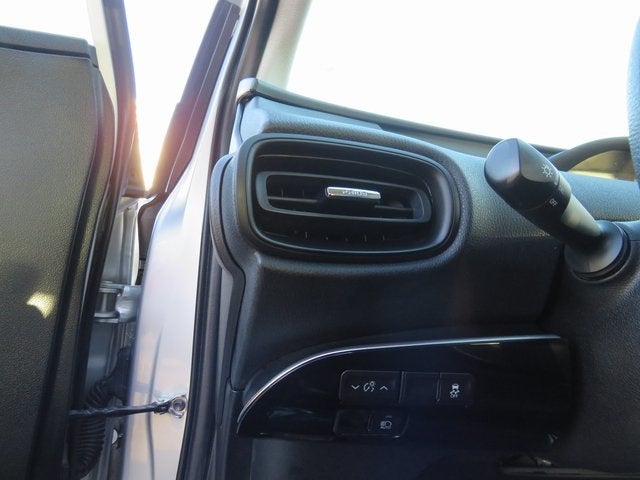 2022 Toyota PRIUS L Eco