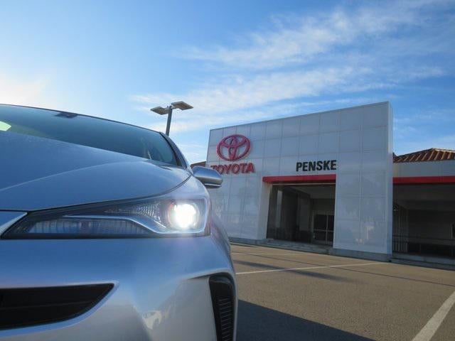 2022 Toyota PRIUS L Eco